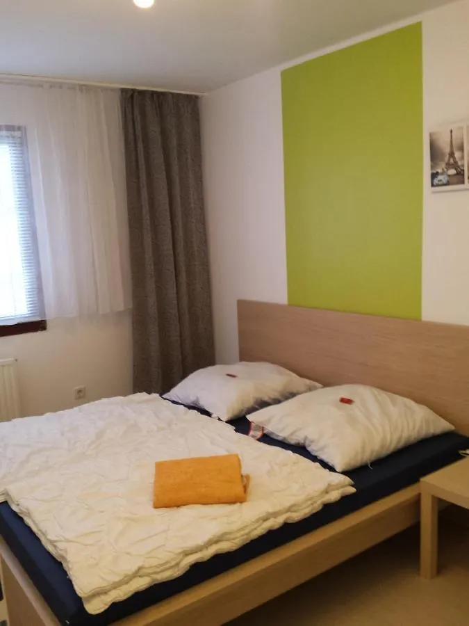 אכסניה הוסטל ברלין Jugendgastehaus Lichterfelde
